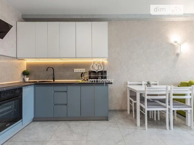 Продаж кімнати 41.1 кв. м на вул. Михайла Максимовича 28Е •