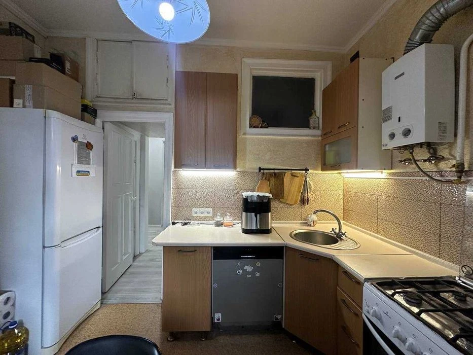 Продажа 2-комнатнй квартиры, ул. Фабрично-Заводская 33,ремон
