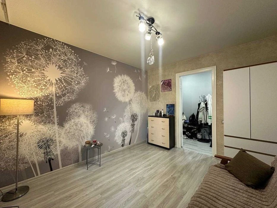 Продажа 2-комнатнй квартиры, ул. Фабрично-Заводская 33,ремон