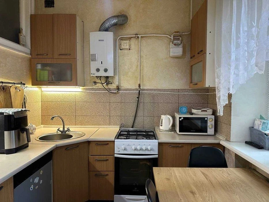 Продажа 2-комнатнй квартиры, ул. Фабрично-Заводская 33,ремон