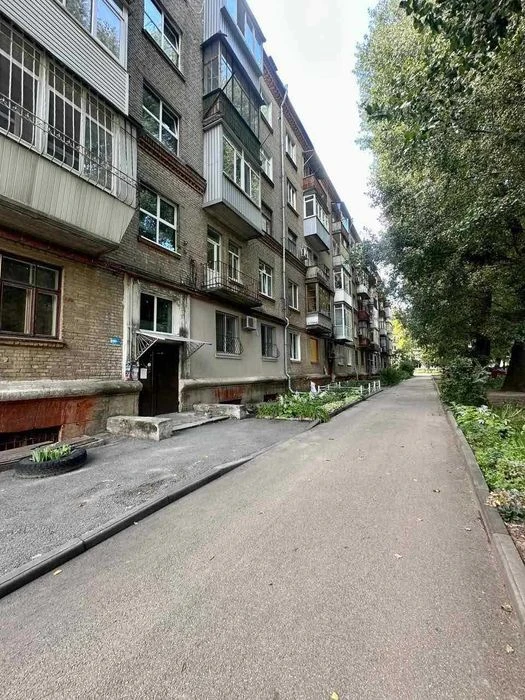 Продажа 2-комнатнй квартиры, ул. Фабрично-Заводская 33,ремон