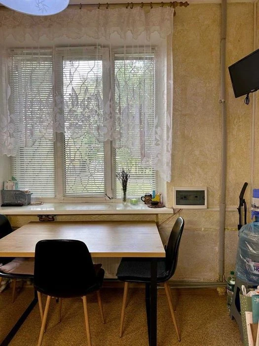 Продажа 2-комнатнй квартиры, ул. Фабрично-Заводская 33,ремон