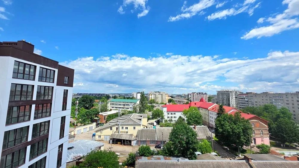 Spectacular 2-room apartment near the city lake! Center