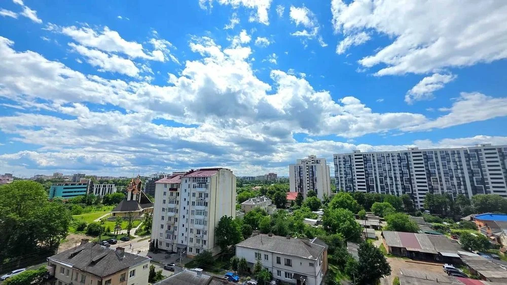Spectacular 2-room apartment near the city lake! Center