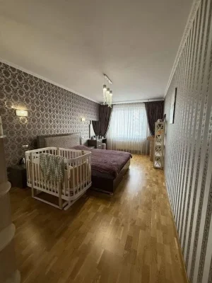 Продам 3-комн квартиру в районе Кирова просп.