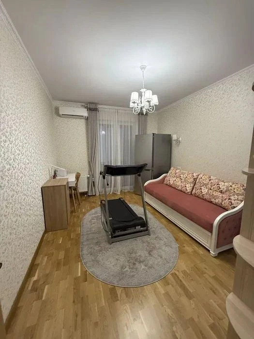 Продам 3-комн квартиру в районе Кирова просп.