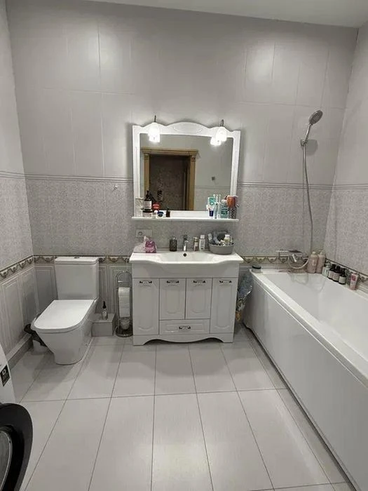 Продам 3-комн квартиру в районе Кирова просп.