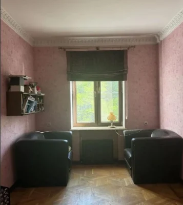 Продам 4-комн квартиру в районе Гончара Олеся ул.