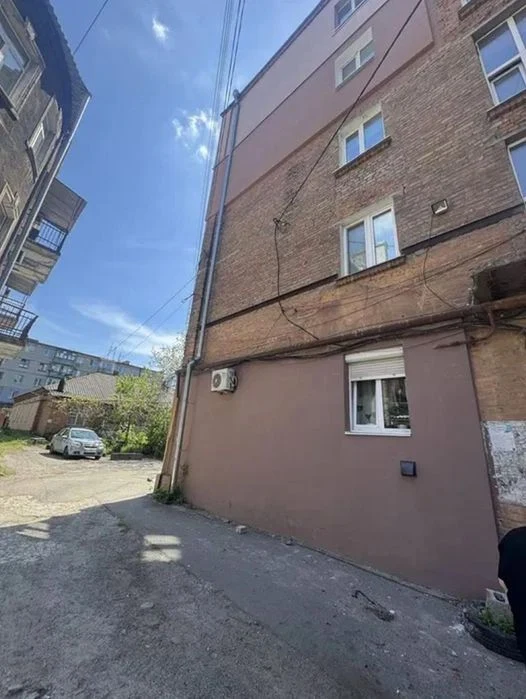 Продам 3-комн квартиру в районе Гончара Олеся ул.