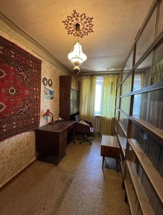 Продам 3-комн квартиру в районе Гончара Олеся ул.