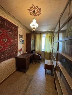 Продам 3-комн квартиру в районе Гончара Олеся ул.