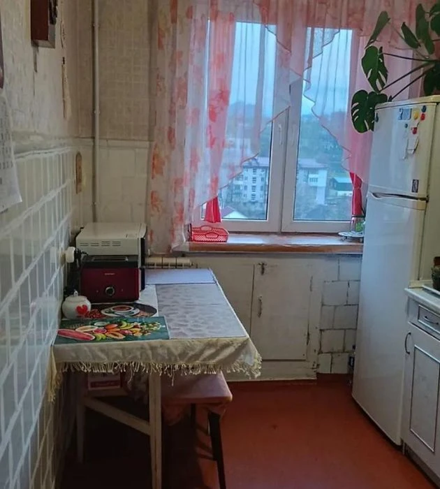 Продам 2-комн квартиру в районе Свердлова ул.