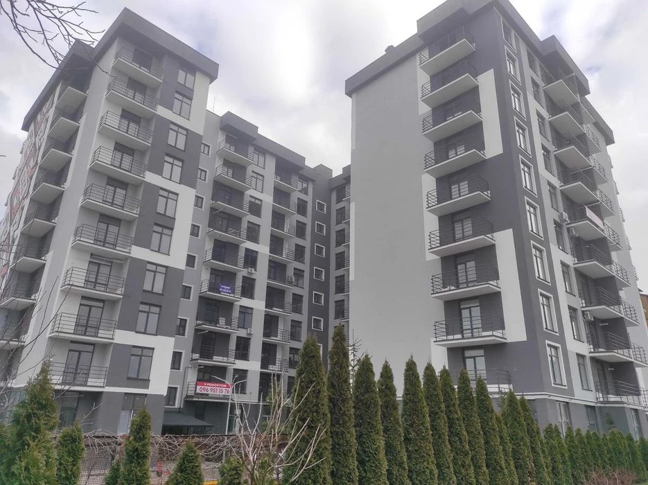 Продається 2-х. кім. квартира  в ЖК Хмельницький по 800 дол.