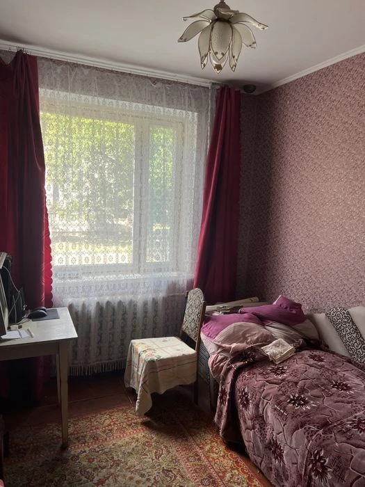 Продам 3 х кімнатну квартиру Центр
