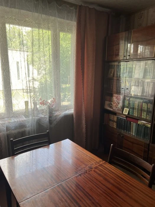 Продам 3 х кімнатну квартиру Центр