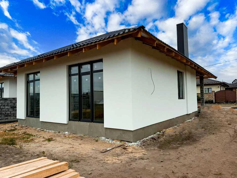 Будинок. Рівне, райський сад