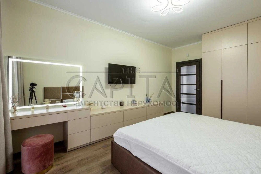 For sale 2-room 73.3 m² apartment in the Teremky residential complex, Akademika Z street