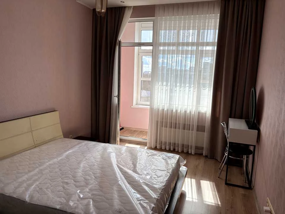 Квартира. Київ, Парково-Сирецька вул. (Тимофія Шамрила)