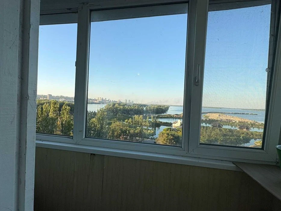 Продажа видовой 1 комнатной  квартиры на Победе