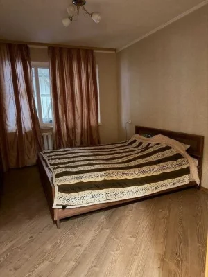 Продам 3-кімнатну квартиру, Таїрова просп. Небесної Сотні ТР