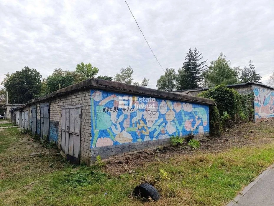 У продажу гараж за адресою вул. Вартових Неба, 38