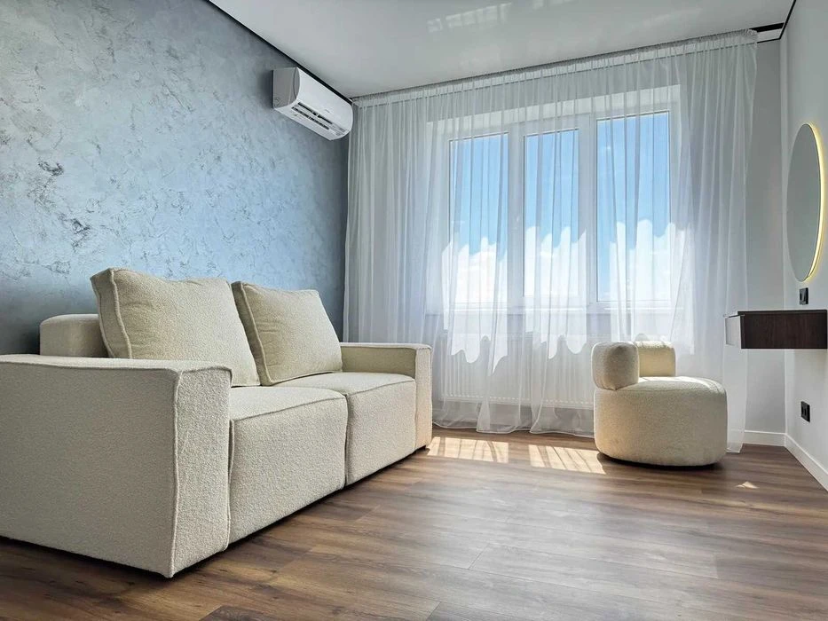 ТОП! 2 кім квартира в центрі, меблі та техніка