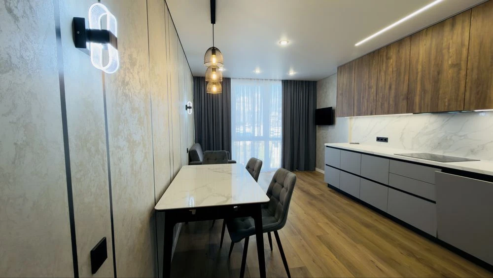 Продаж 2-х кімнатної квартири з сучасном ремонтом