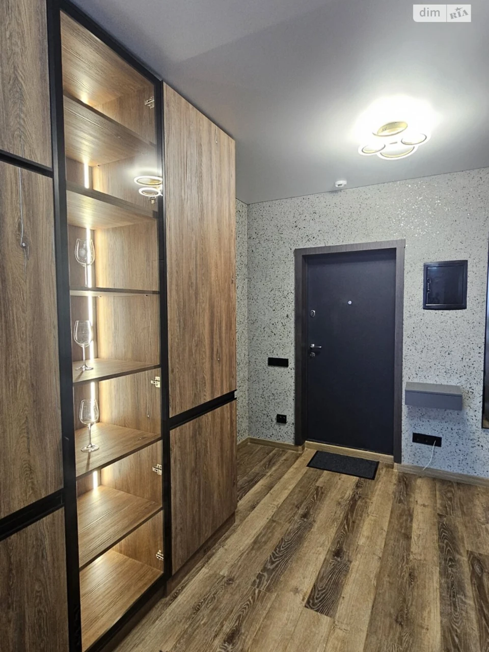 Продаж Квартира Набережна