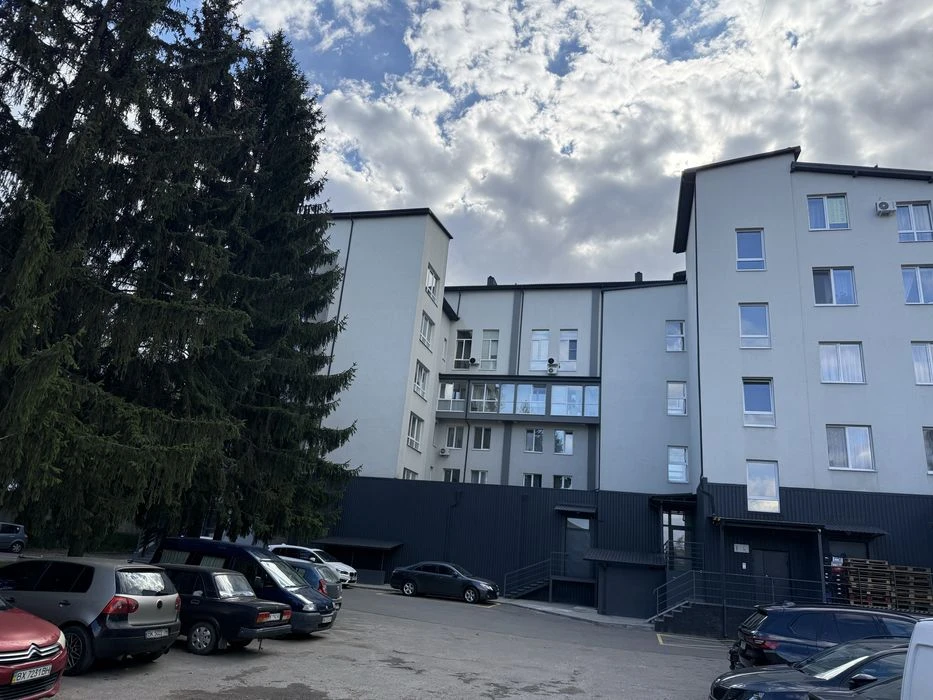 Продаж 1-кім квартири площею 49.5 кв.м, кухня студія + окрем