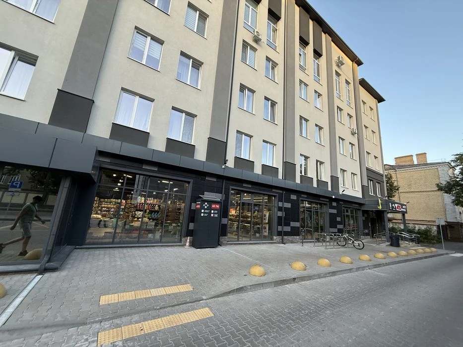 Продаж 1-кім квартири площею 49.5 кв.м, кухня студія + окрем