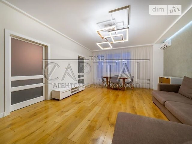 Sale of 4-room apartment 222 sq. m. on Oleksandra Konyskyi St. 4