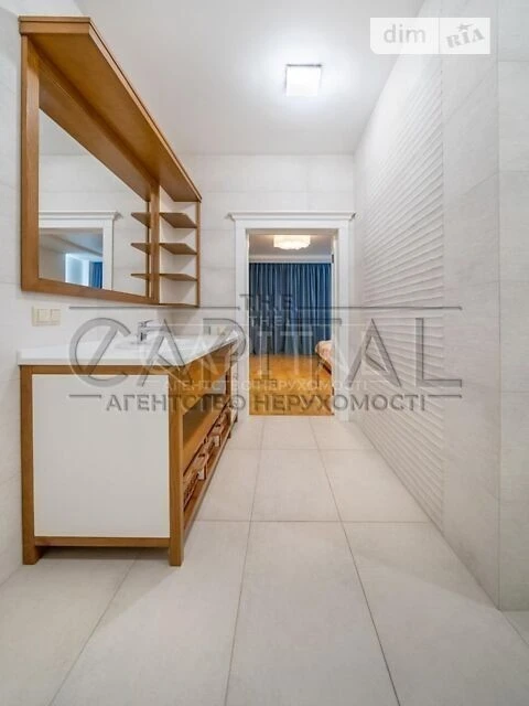 Sale of 4-room apartment 222 sq. m. on Oleksandra Konyskyi St. 4