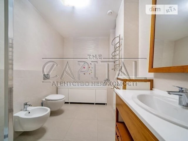 Sale of 4-room apartment 222 sq. m. on Oleksandra Konyskyi St. 4
