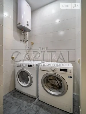 Sale of 4-room apartment 222 sq. m. on Oleksandra Konyskyi St. 4