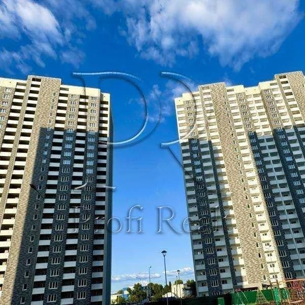 Продажа 2-комнатной квартиры 77 м², Коноплянская ул., 22