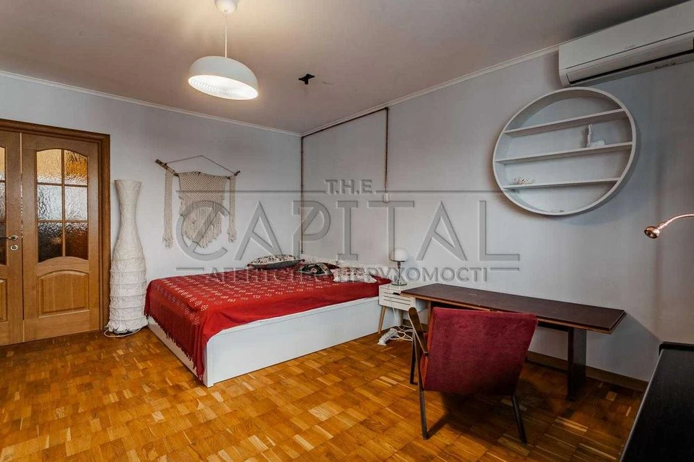 Продаж квартири, пров. Мар'яненка Івана, Печерськ, 5хв метро