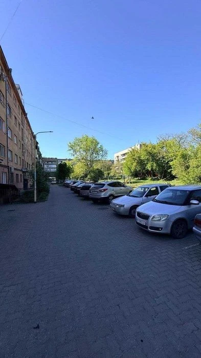 Продам 2 кімн. квартиру поруч з центром міста! Супер ціна!