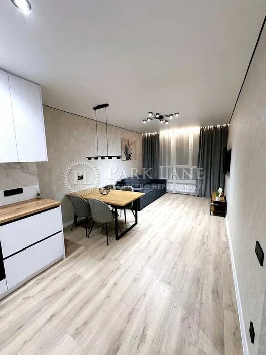 Продаж 1-к квартири ЖК Варшавський 2 з ремонтом Родини Кріст