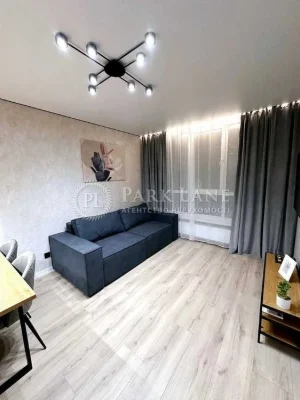 Продаж 1-к квартири ЖК Варшавський 2 з ремонтом Родини Кріст