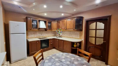 Продаж 2-к квартири з ремонтом та меблями, вул. Милославська