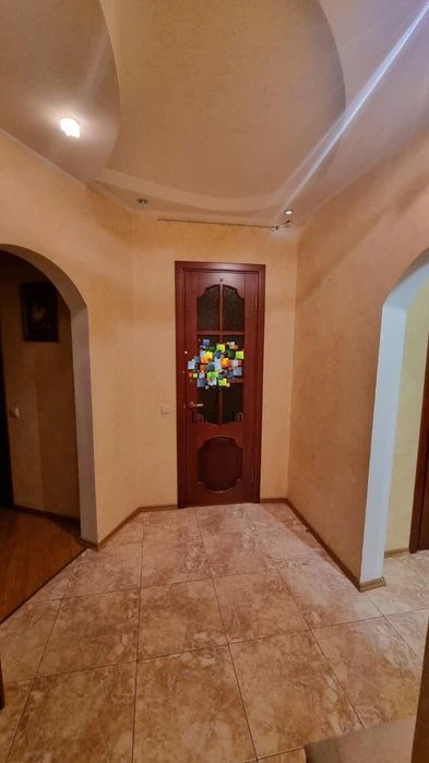Продаж 2-к квартири з ремонтом та меблями, вул. Милославська