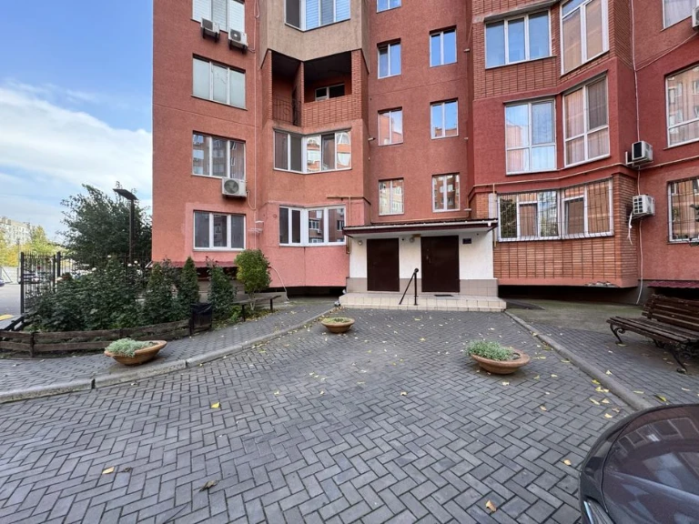 Продаж 1 квартири Магелан