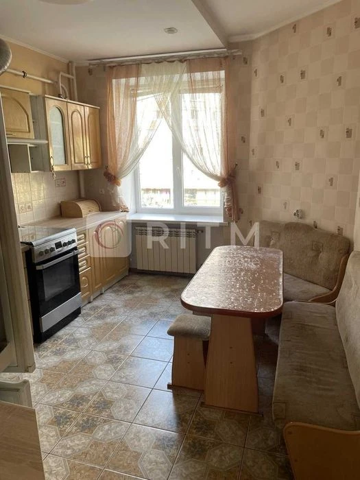 Продаж 2 кім. квартири 76м2 з індивідуальним газовим  опален