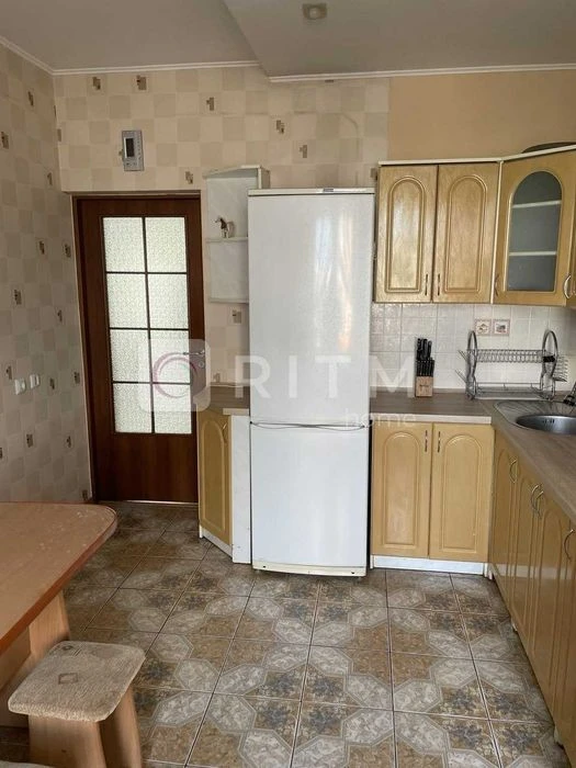 Продаж 2 кім. квартири 76м2 з індивідуальним газовим  опален