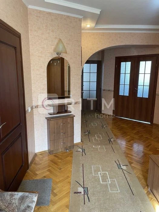 Продаж 2 кім. квартири 76м2 з індивідуальним газовим  опален