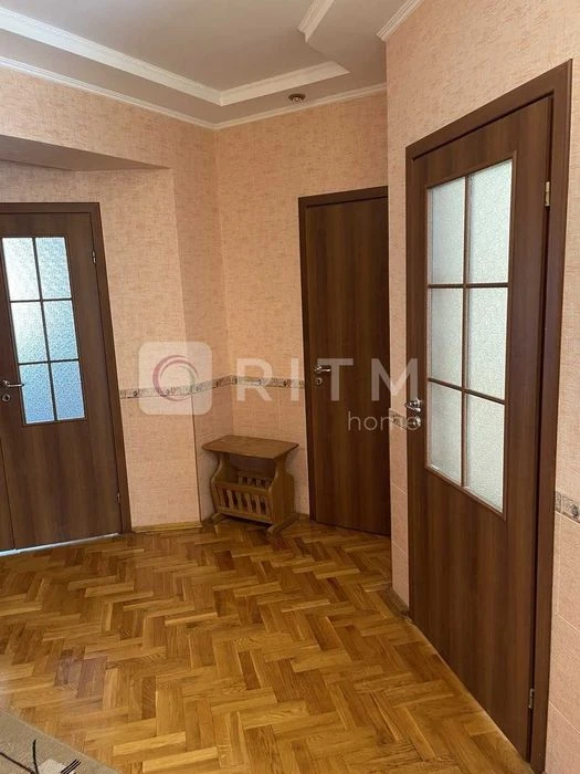Продаж 2 кім. квартири 76м2 з індивідуальним газовим  опален