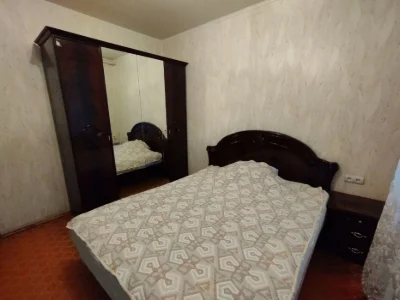 Продам 2х кімнатну квартиру з двома балконами біля метро Нау