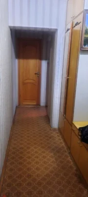 Продам 2х кімнатну квартиру з двома балконами біля метро Нау