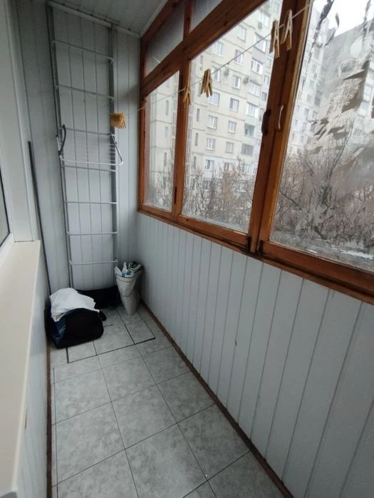 Продам 2х кімнатну квартиру з двома балконами біля метро Нау