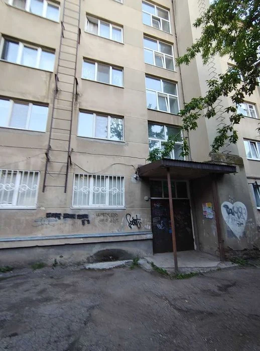Топовая локация! 2-комнатная квартира с балконом у озера, в